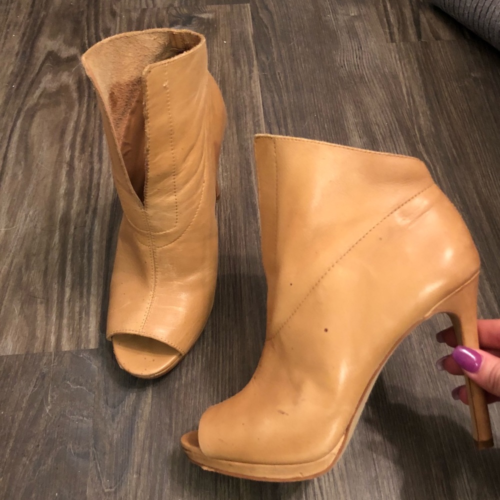 Vince Camuto Ladyboss Heels